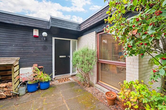 3 Bedroom Semi-Detached Bungalow For Sale In West View, Linlithgow Bridge, EH49