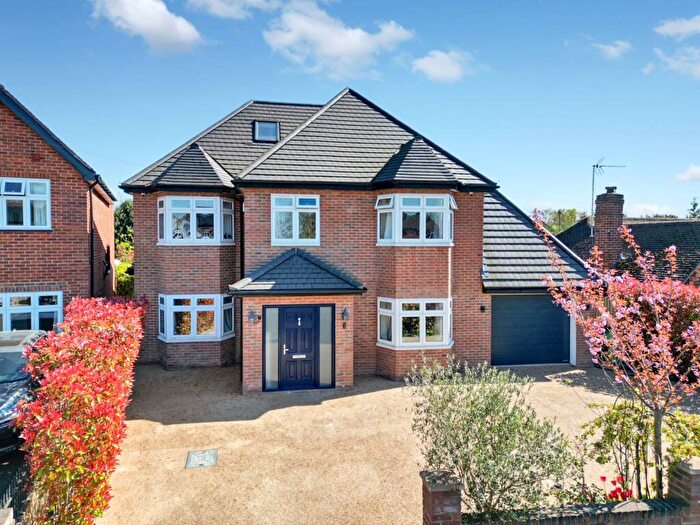 5 Bedroom Detached House For Sale In Hilltop Road, Earley, RG6