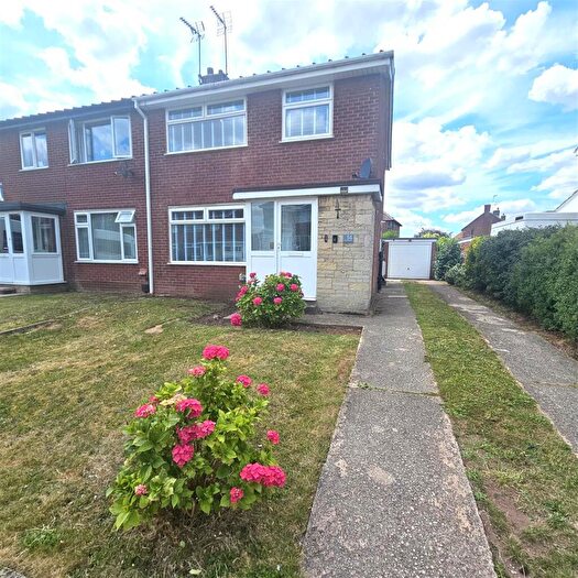 3 Bedroom Semi-Detached House To Rent In Maid Marion Drive, Edwinstowe, Mansfield, NG21