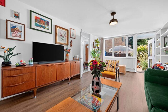 2 Bedroom Flat For Sale In Lucey Way, South Bermondsey, SE16