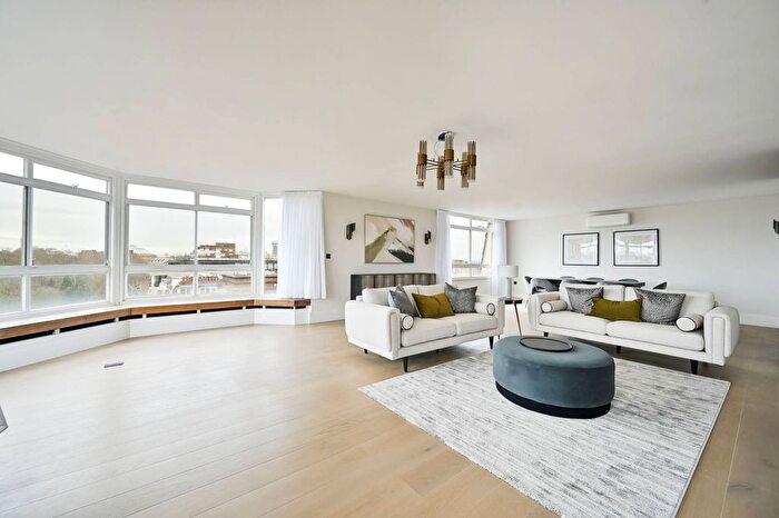 5 Bedroom Flat To Rent In Kensington Road, Kensington, London, W8