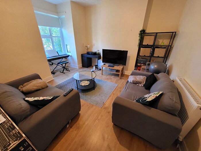 3 Bedroom Semi-Detached House To Rent In Chillingham Road, Newcastle Upon Tyne, NE6