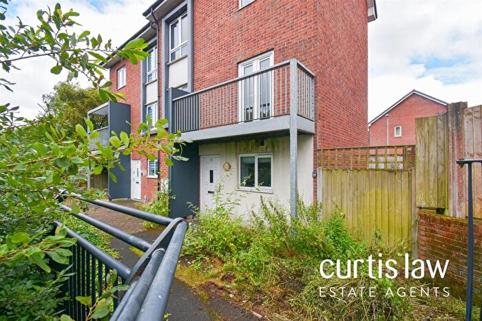 3 Bedroom Terraced House For Sale In Warwick Close, Blackburn, BB2