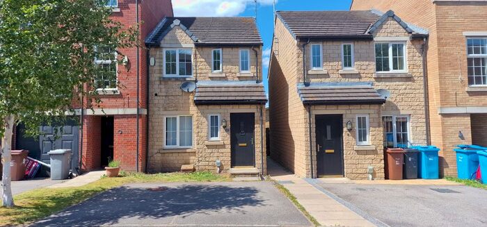 3 Bedroom Terraced House To Rent In Lambwath Hall Court, Hull, HU7