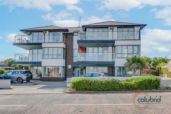 1 Bedroom Flat For Sale In The Ridgeway, Westcliff-On-Sea, SS0
