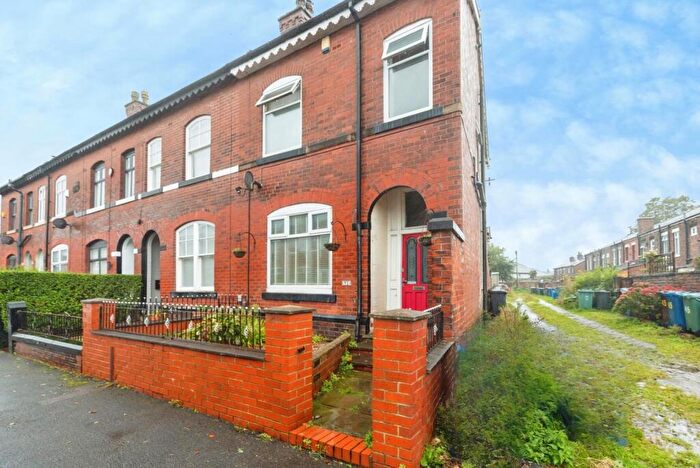2 Bedroom End Of Terrace House For Sale In South Avenue, Whitefield, Manchester, Greater Manchester, M45