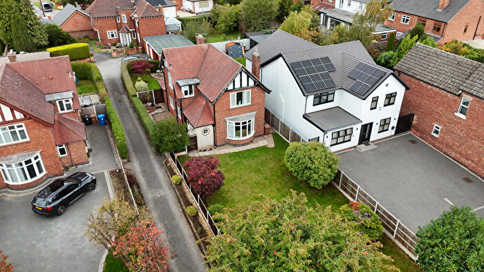 3 Bedroom Detached House For Sale In Burton Road, Littleover, DE23