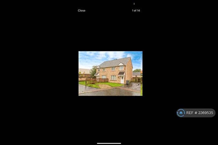 3 Bedroom Semi-Detached House To Rent In Gilynda Close, Bradford, BD8