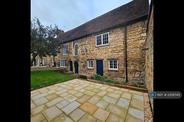 3 Bedroom Semi-Detached House To Rent In James Street, Lincoln, LN2