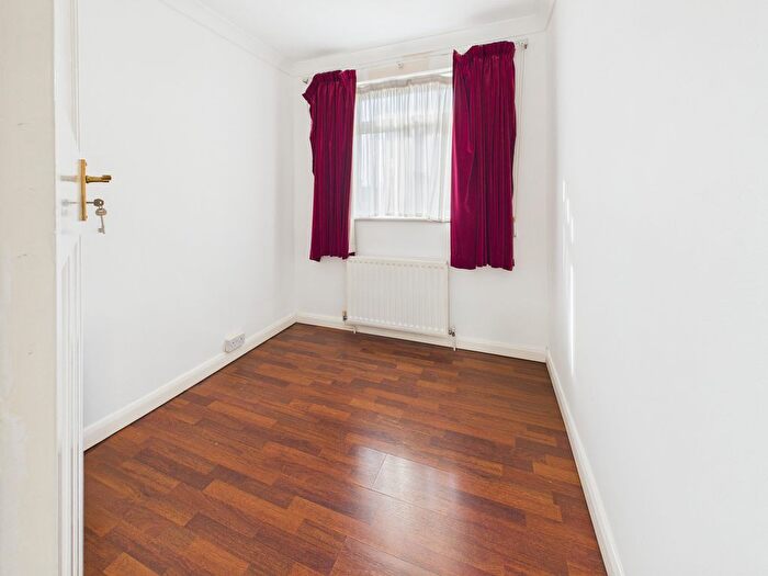 4 Bedroom Semi-Detached House To Rent In Weighton Road, Harrow, HA3