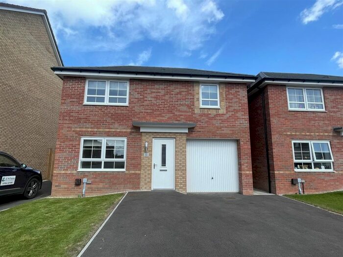 4 Bedroom Detached House To Rent In Slingsby Drive, Fernwood, Newark, NG24