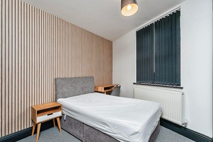 3 Bedroom Flat To Rent In Sealand Road, Chester, Cheshire, CH1