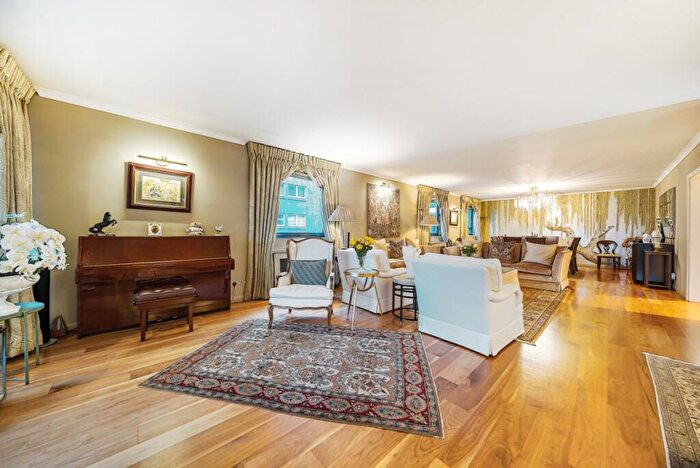 5 Bedroom Flat To Rent In Anhalt Road, London, SW11