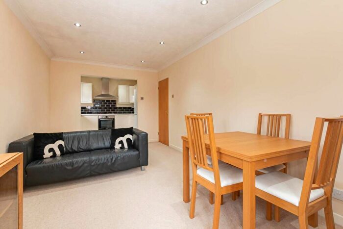 1 Bedroom Apartment To Rent In Kings Court, Bridge Street, B1