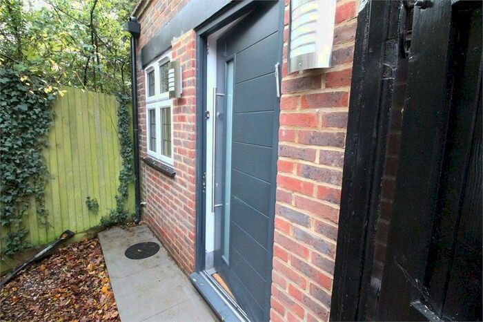 Studio To Rent In Oak Tree Close, Stanmore, HA7