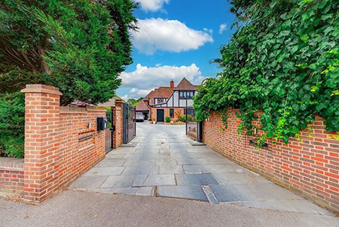 4 Bedroom Detached House For Sale In Ardleigh Green Road, Hornchurch, RM11