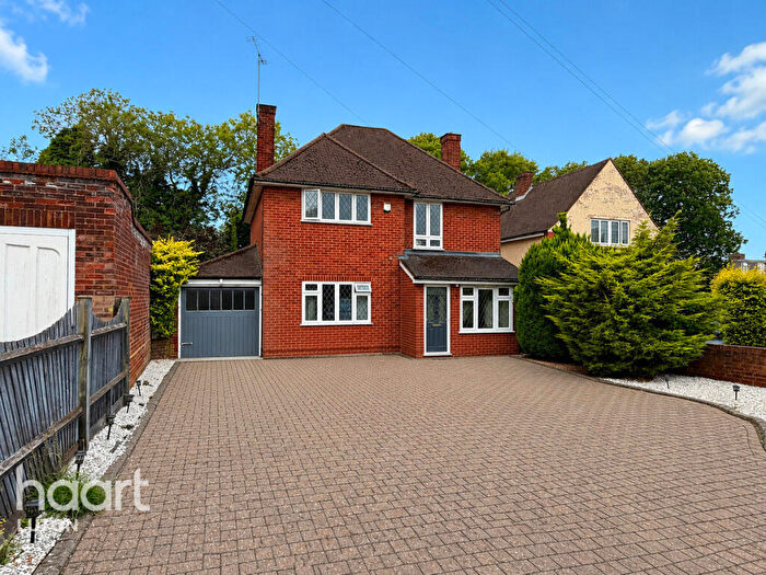 3 Bedroom Detached House For Sale In Honeygate, Luton, LU2