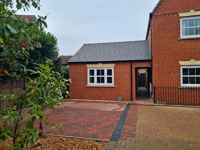 1 Bedroom Detached House To Rent In Milestone Close, Eaton Ford, Cambridgeshire, PE19