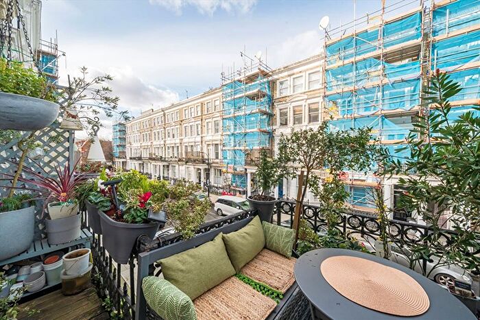 2 Bedroom Flat For Sale In Castletown Road, London, W14
