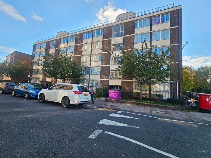 2 Bedroom Flat To Rent In White Horse Lane, London, E1
