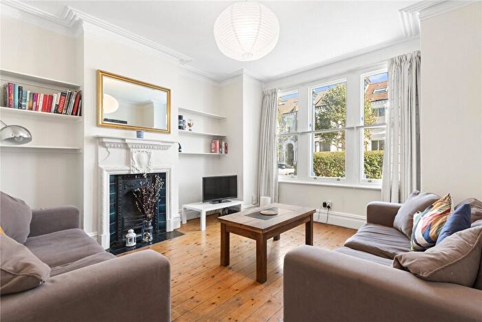 4 Bedroom Terraced House For Sale In Chestnut Grove, London, SW12