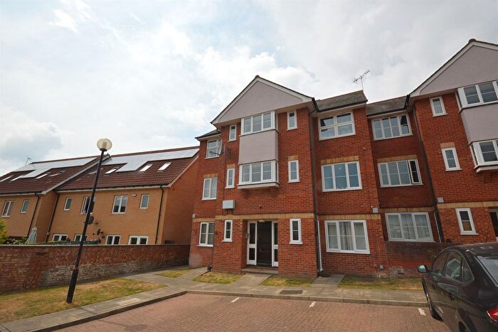 1 Bedroom Flat To Rent In Rose Gardens, Rose Hill, Braintree, CM7