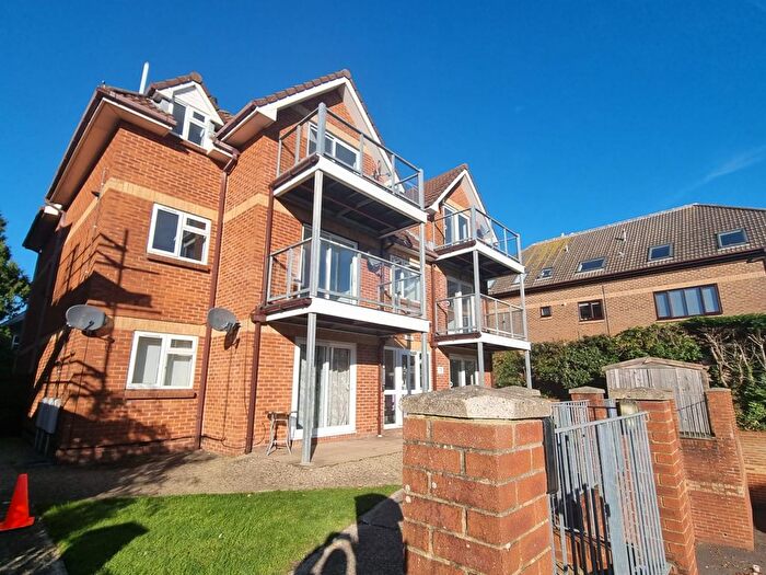 2 Bedroom Flat To Rent In Poole, BH14