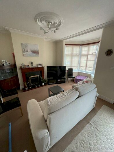 3 Bedroom House To Rent In Bedroom House &#; Gardenia Road, Enfield, EN1