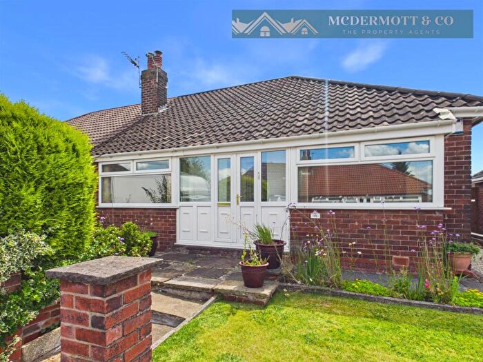 2 Bedroom Semi-Detached Bungalow For Sale In Wagstaff Drive, Failsworth, M35