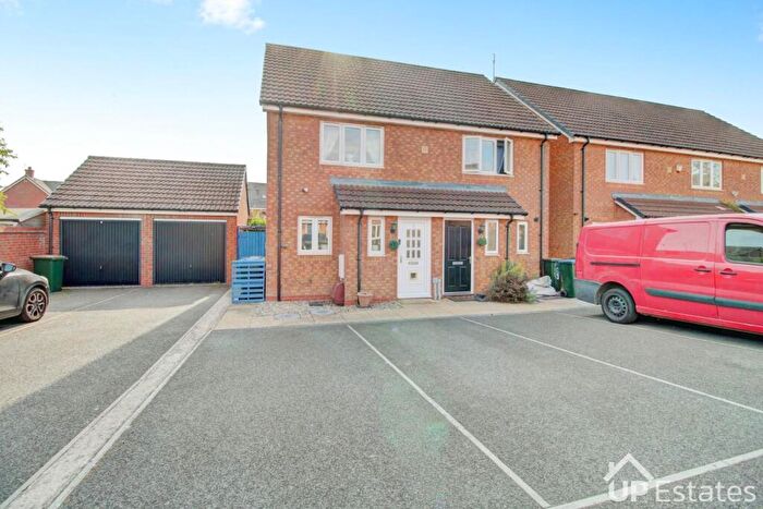 2 Bedroom Semi-Detached House For Sale In Auburndale Avenue, Bannerbrook Park, Coventry, CV4