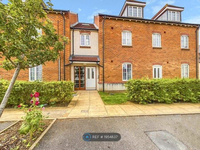 2 Bedroom Flat To Rent In Cotts Field, Haddenham, Aylesbury, HP17