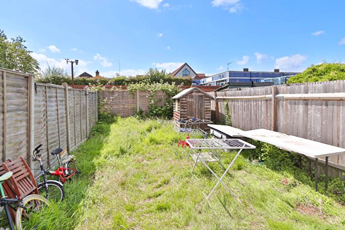 3 Bedroom End Of Terrace House For Sale In Beverley Road, New Malden, KT3