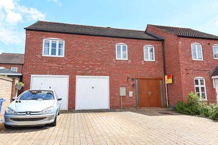 2 Bedroom Terraced House To Rent In Melrose Court, Banbury, OX16