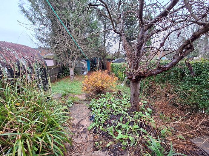 3 Bedroom End Of Terrace House For Sale In Dell Close Willenhall Coventry, CV3