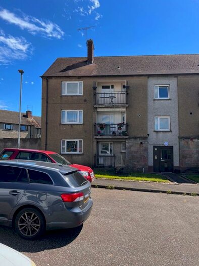 3 Bedroom Flat To Rent In Primrose Place, Tillicoultry, FK13