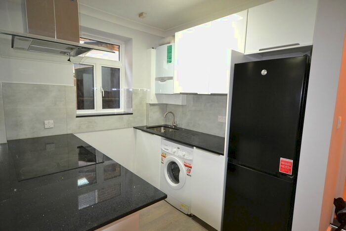 2 Bedroom Flat To Rent In Harlesden Road, London, NW10