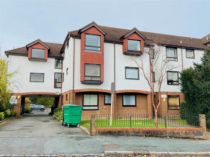 1 Bedroom Flat To Rent In Warminster Road, London, SE25