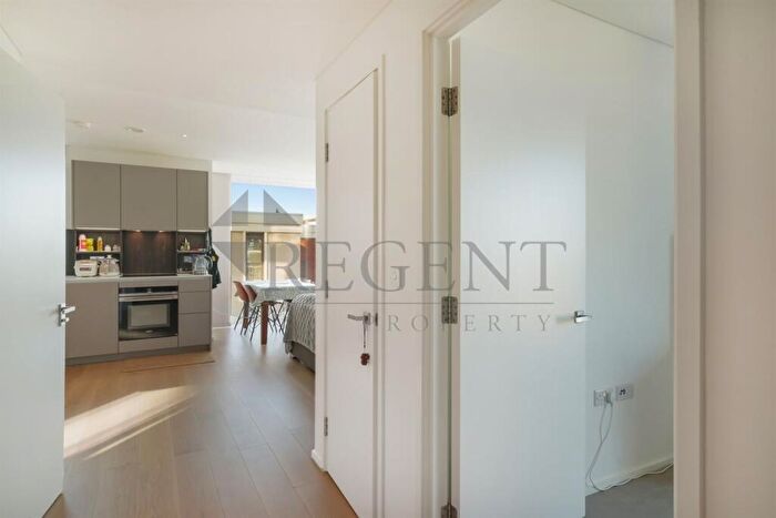 2 Bedroom Apartment To Rent In Coda Residences, Battersea, SW11