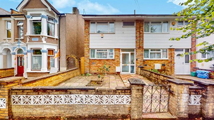 3 Bedroom End Of Terrace House For Sale In Chaplin Road, Wembley, Middlesex, HA0