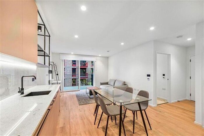 1 Bedroom Apartment To Rent In Iris House, Tower Hamlets, E14