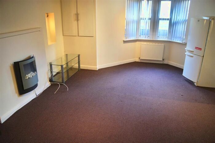 2 Bedroom Flat To Rent In New North Road, Huddersfield HD1