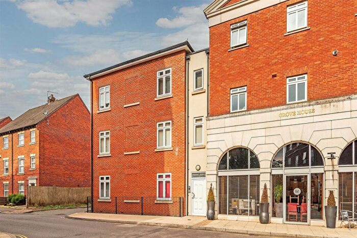 1 Bedroom Apartment To Rent In Market Gate, Dickens Heath, Shirley, B90