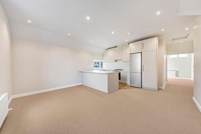 2 Bedroom Flat To Rent In Netherhall Gardens, Hampstead, NW3