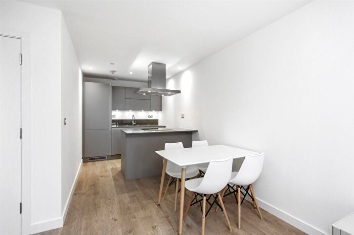 1 Bedroom Apartment To Rent In Stratosphere Tower, London, E15