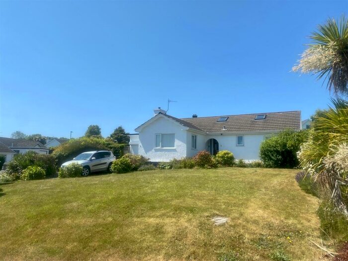 3 Bedroom Detached Bungalow For Sale In Garth Wen, Llanfaes, LL58