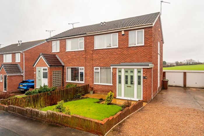 3 Bedroom Semi-Detached House For Sale In Harwill Rise, Churwell, LS27