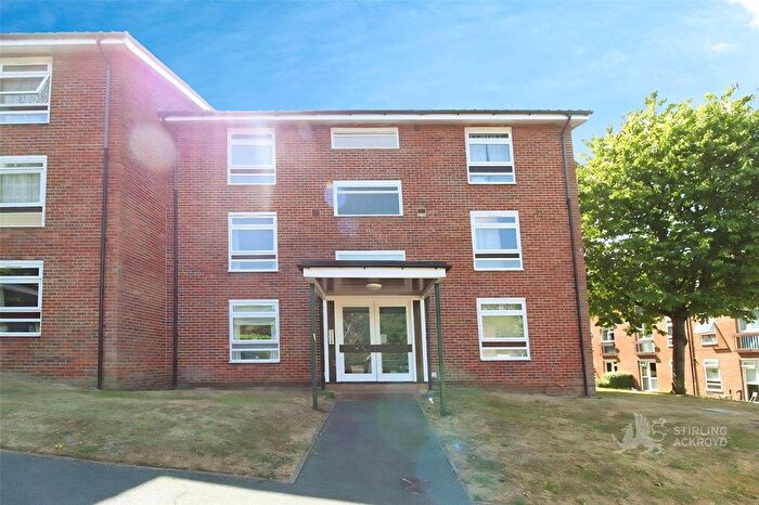 1 Bedroom Flat To Rent In Maresfield, Croydon, CR0