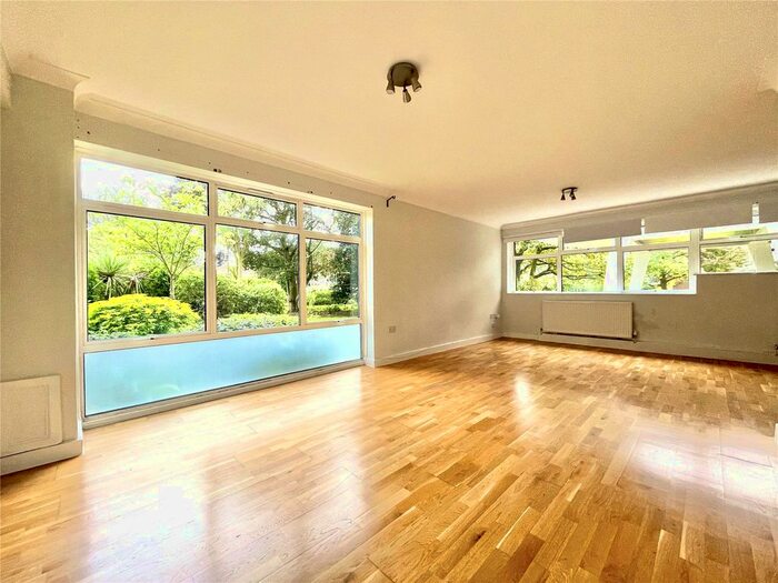 2 Bedroom Flat To Rent In The Grange, The Knoll, Ealing, W13