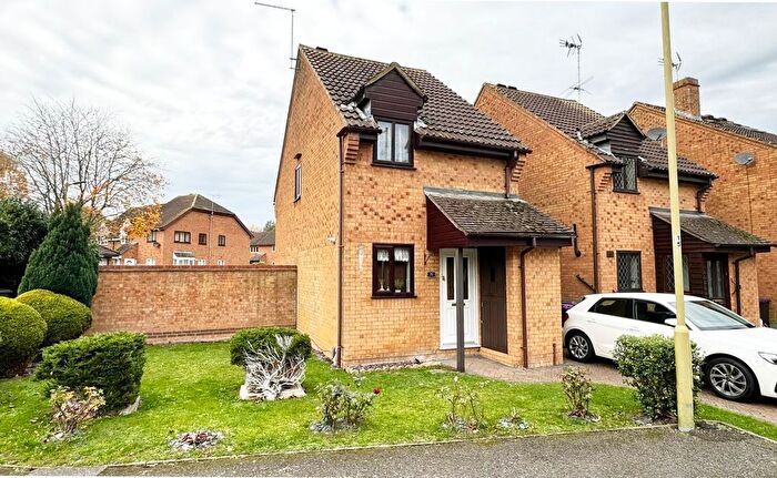 2 Bedroom Detached House To Rent In Ellenborough Close, Bishop's Stortford, CM23