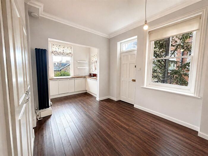 2 Bedroom Flat For Sale In High Street, Egham, TW20